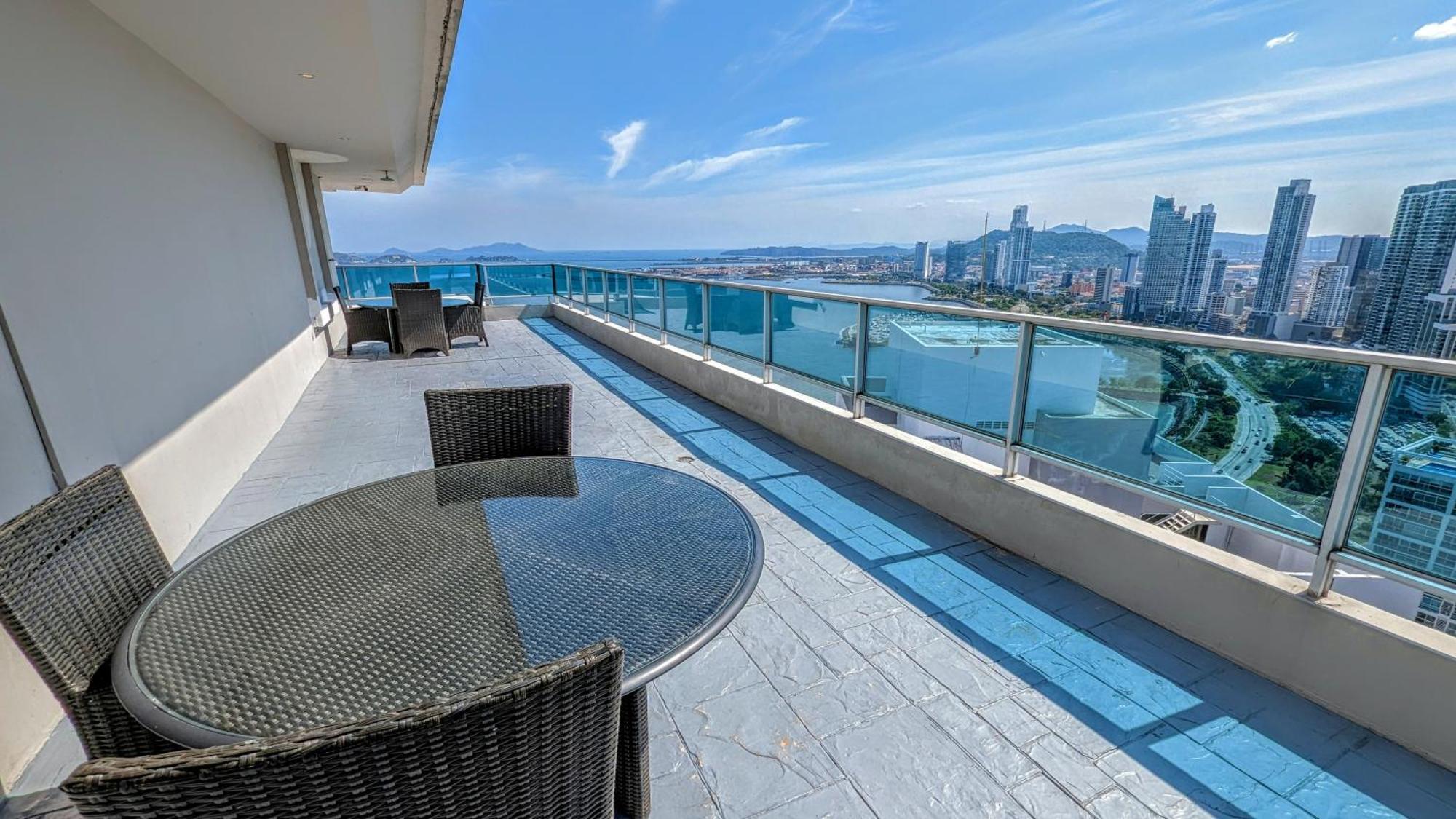 Yc 3602 L Apartamento 2Br En Av Balboa Panama City Exterior photo