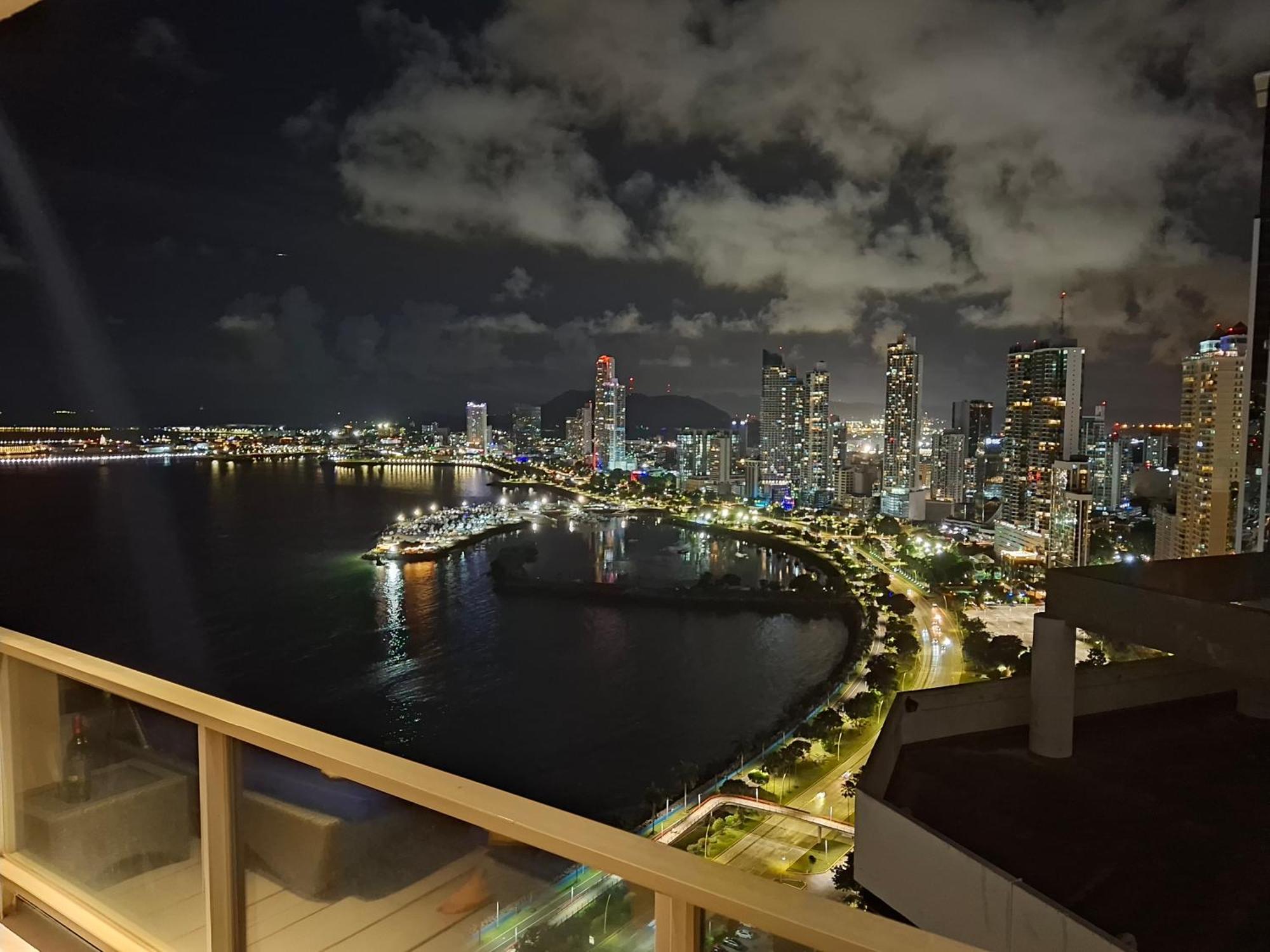 Yc 3602 L Apartamento 2Br En Av Balboa Panama City Exterior photo